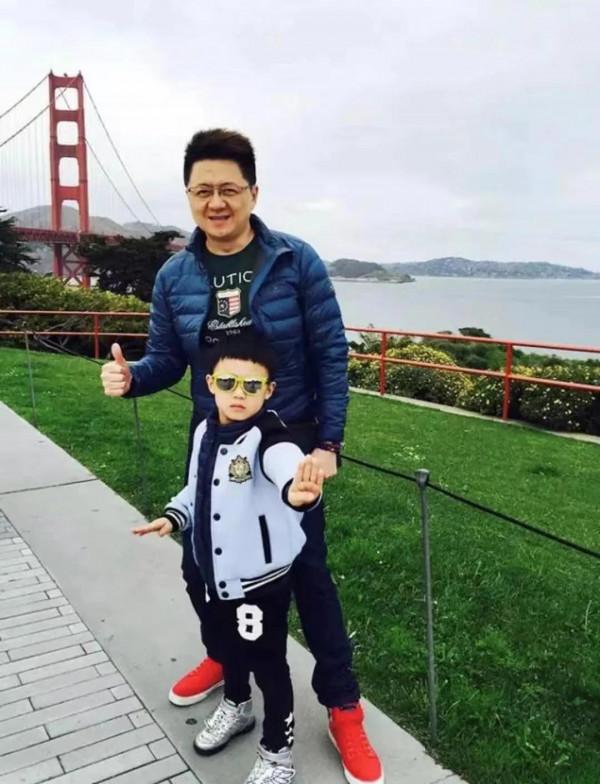來看看上海主持人和子女的合拍照片吧？比較下像不像