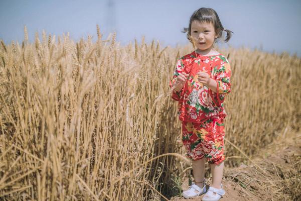 她被父親送人28年，親生父母知道她的住址後，卻不願意相認