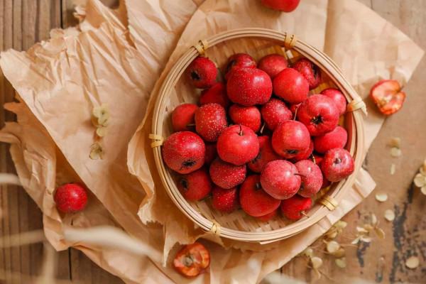 胃不好的人，醫生提醒：這4種水果，喜歡也儘量少去吃