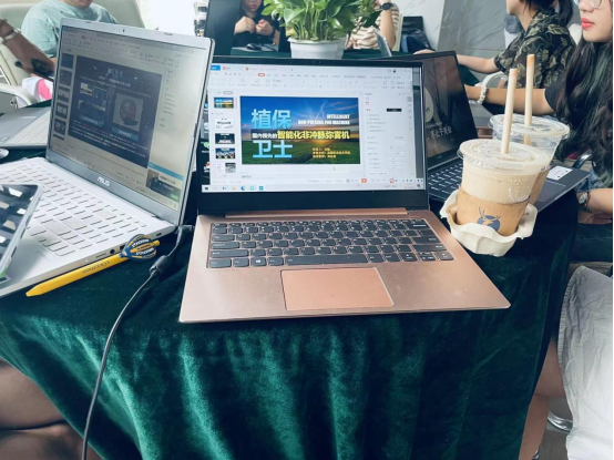 從成職院起飛的“彌霧機”終將抵達希望的果園 從成職院起飛的“彌霧機”終將抵達希望的果園