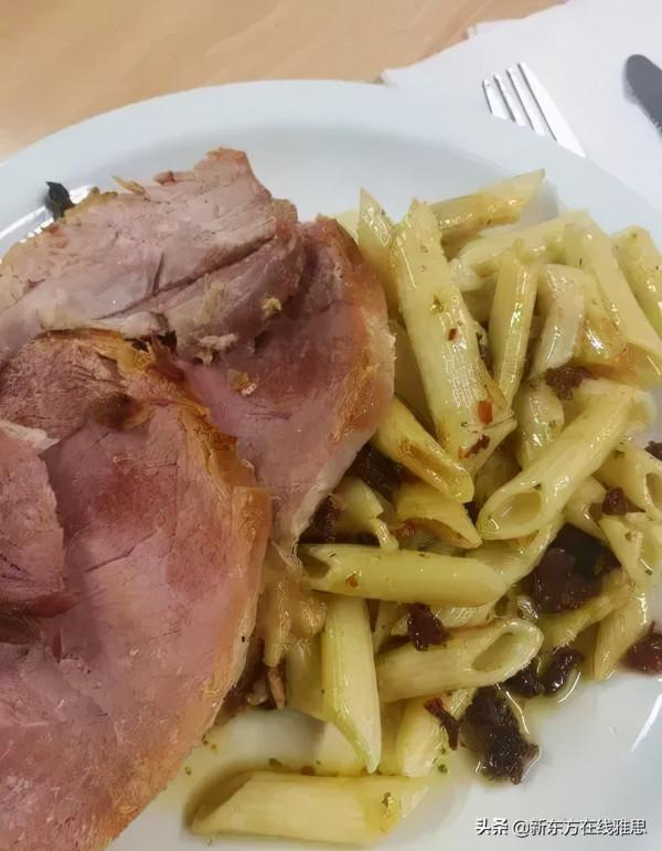 看完英國大學食堂後，才知道“美食荒漠”不是白叫的