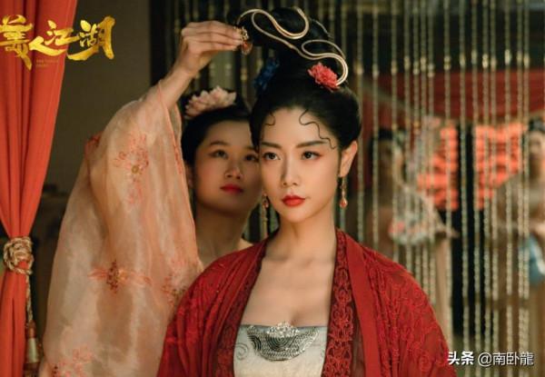 《唐門：美人江湖》上映，克拉拉恃美行兇，這部電影太養眼