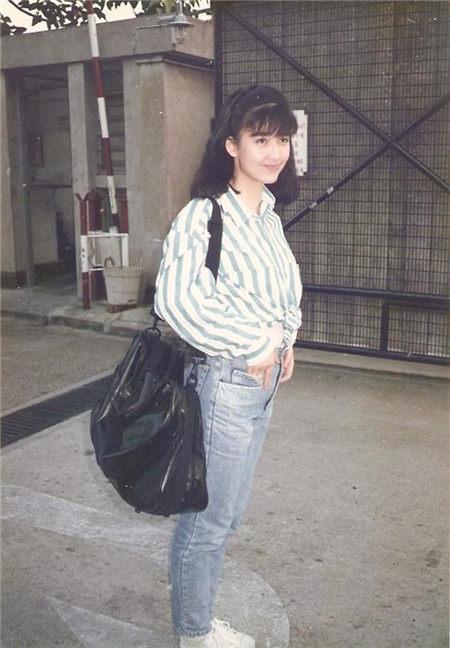 一組周慧敏的老照片曝光，一定有你沒見過的