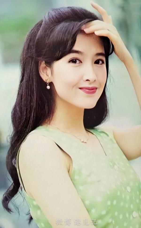 一組周慧敏的老照片曝光，一定有你沒見過的