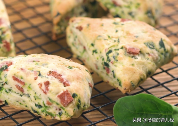 孩子愛吃的菠菜火腿司康,葷素搭配的輔食美味,吃一次念念不忘 孩子愛吃的菠菜火腿司康,葷素搭配的輔食美味,吃一次念念不忘