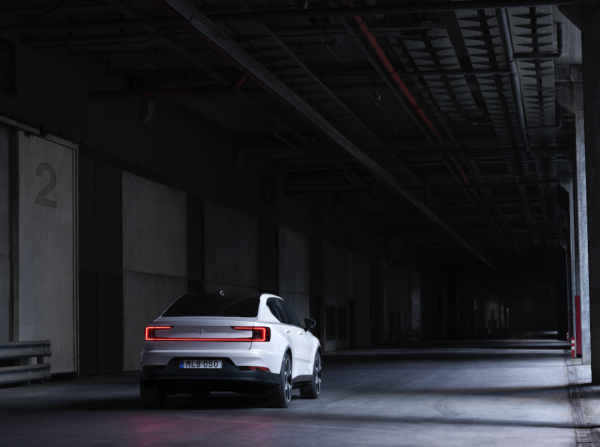 “穿”蘋果草莓、拎蘆筍包包、塗胡蘿蔔口紅，可持續時尚就是那麼瘋狂