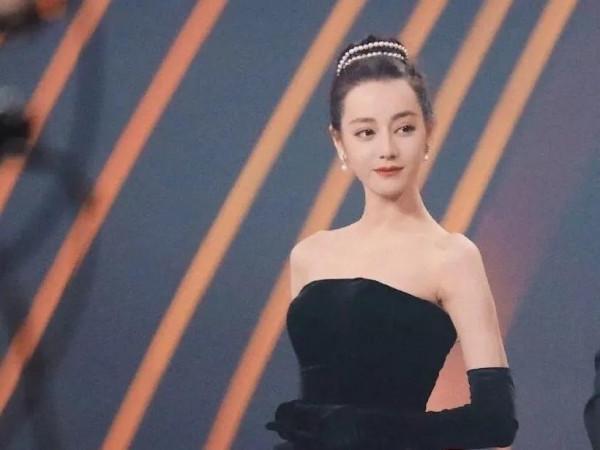 迪麗熱巴紅毯“殺手”，美圖欣賞