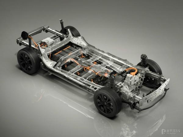 花80多萬買臺燃油車是瘋了嗎？瑪莎拉蒂這臺車開了才知道有多爽