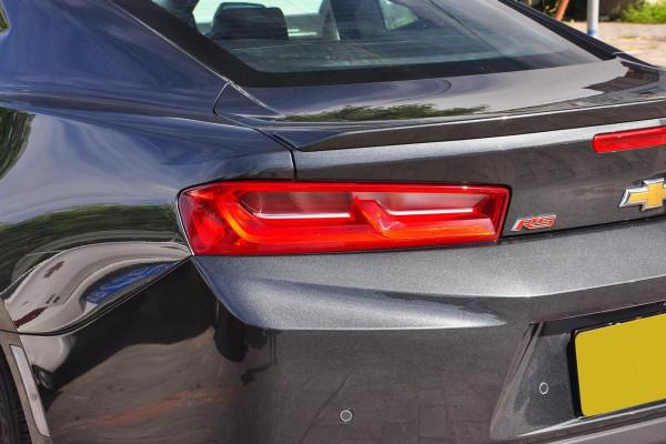 40萬級美系肌肉轎跑，275匹、5秒9破百，科邁羅到底有多能打？