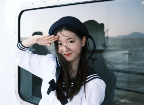 22歲成為全網走紅的秘書,孟羽童家庭背景曝光,幸運源自實力 22歲成為全網走紅的秘書,孟羽童家庭背景曝光,幸運源自實力