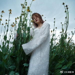 #吳昕曬湖南衛視跨年晚會彩排照# 會和吉克雋逸帶來《紅山果》