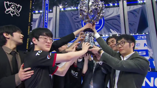 TES黃金左手被傳試訓其他隊伍，大賽表現令人擔憂，年齡是優勢