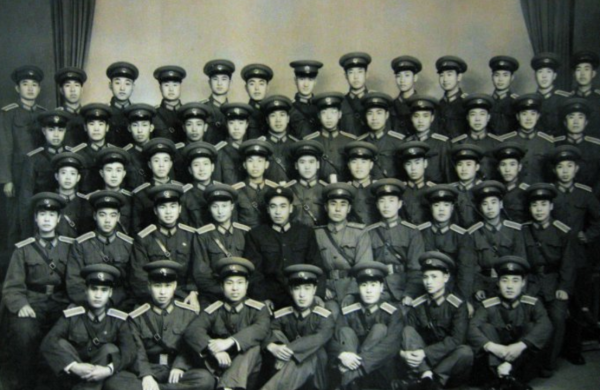 1960年，謝飄到北戴河探望陳賡，謝飄：鬍子爸爸，國家離不開你啊