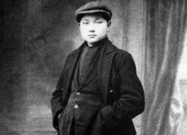 1988年蔣經國病逝，收到訊息後鄧小平嘆息：可惜，經國死得太早了