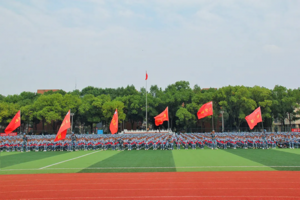 颯！長江大學舉行2021級本科生軍訓成果彙報