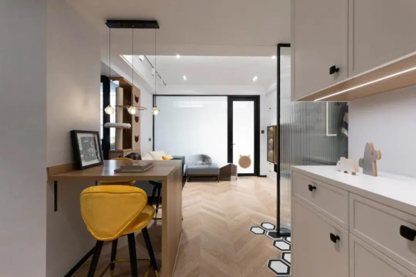 42㎡全靠拆牆打造通透無敵的空間，1人4貓的貓系新居