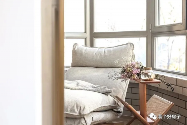 90後朝陽夫妻拒絕斷舍離，把60㎡的家裝成ZAKKA風，治癒又實用