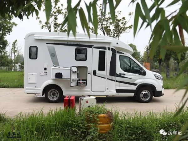不求奢華但求貼心！羅曼斯特T50房車！被它的巧妙吸引了嗎？