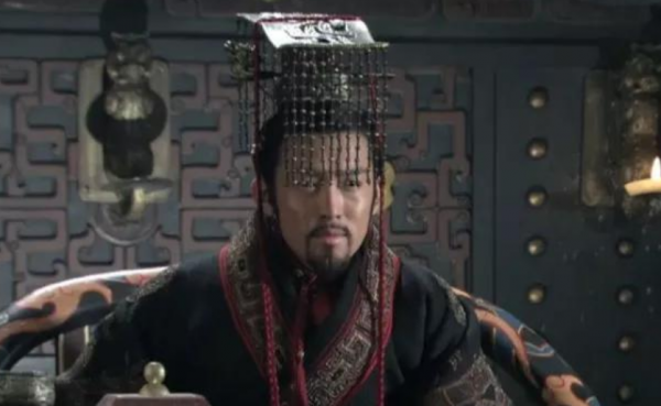 末代周天子有多慘?為打勝仗向富人借錢,結果被債主堵門躲到高臺 末代周天子有多慘?為打勝仗向富人借錢,結果被債主堵門躲到高臺