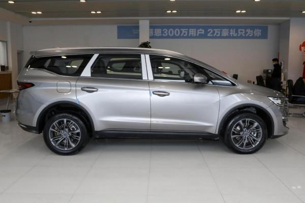 試駕嘉際PHEV，外觀內飾設計符合潮流，座椅舒適，全景天窗採光好