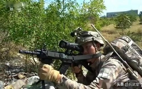 192短突和171衝鋒槍功能重疊？9mm彈消聲效果好，空降兵青睞短突