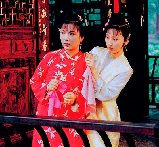 《紅樓夢》裡的中秋風俗，賈珍為什麼送賈母月餅和西瓜？