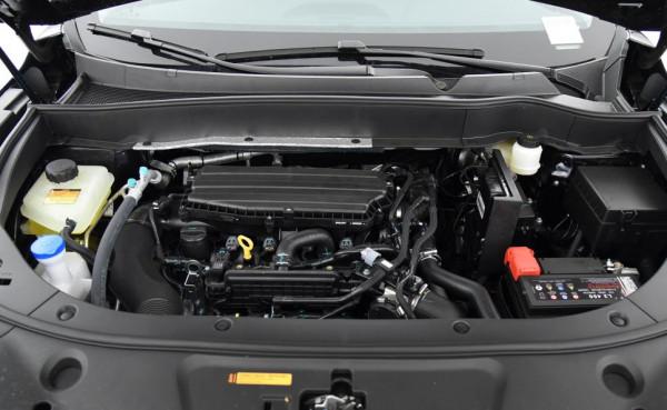 外觀年輕化，內飾大眾化，東風風神AX7馬赫版有點爆款的味道了