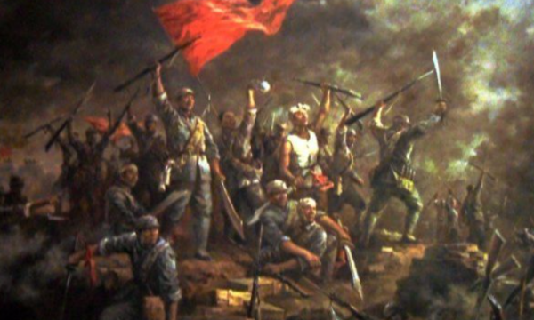 闊別18年，曾經的少年變成副司令，回家探親被母親詢問：你找誰？