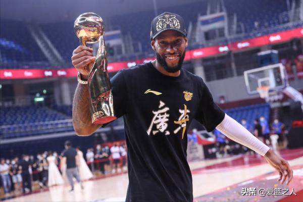 CBA廣東隊高效進攻背後折射出杜鋒指導的戰術理念