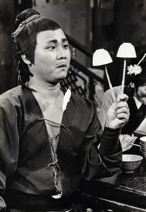 秦煌：活在金庸筆下的演員，四次出演老頑童，晚年妻離子散太悽慘