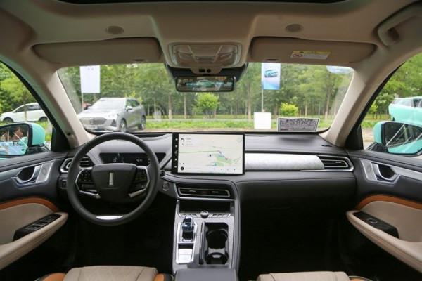 試駕國產首款混動SUV,百公里油耗竟不到5升!WEY瑪奇朵香不香? 試駕國產首款混動SUV,百公里油耗竟不到5升!WEY瑪奇朵香不香?