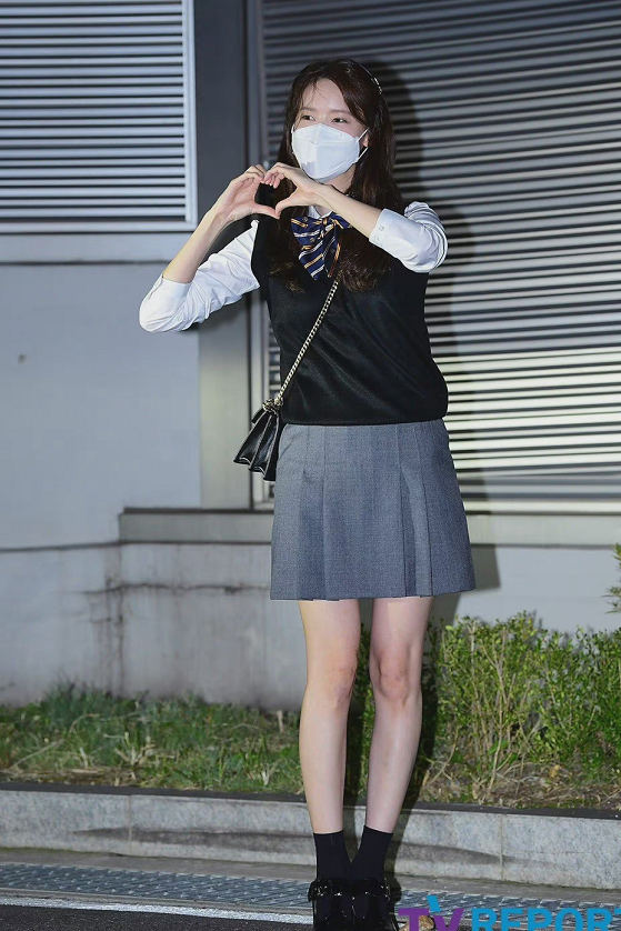 31歲的林允兒還是這麼甜!穿JK制服裙看上去像個高中生 31歲的林允兒還是這麼甜!穿JK制服裙看上去像個高中生