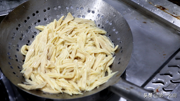 過年了，教你4道解膩小冷盤，端上桌比大魚大肉還搶手，太好吃了