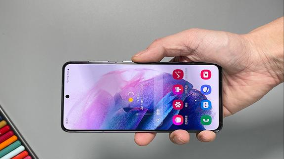 三星高階機很無奈，時隔一年降價2100元，值不值得入手？