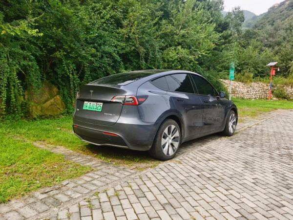 做工這麼爛的Model Y，憑什麼銷量這麼好？試駕之後發現大有驚喜
