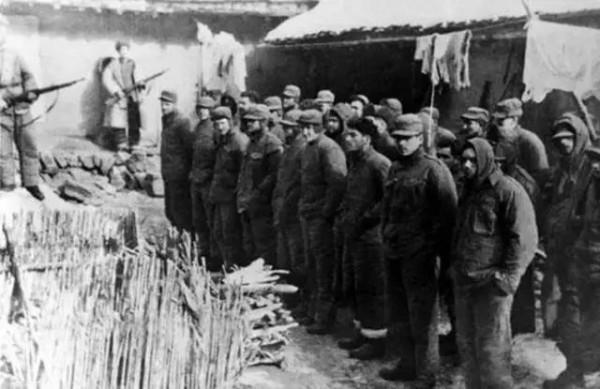 “像一群紳士一樣去戰鬥”的比利時營被志願軍打得不敢駐守一線 “像一群紳士一樣去戰鬥”的比利時營被志願軍打得不敢駐守一線