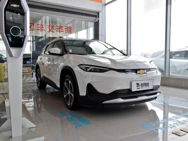 410km的純電續航，自動大燈，後排大空間，實拍暢巡