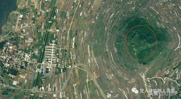 小學課本騙了你?《燈光》背後的那片無名英烈墓 小學課本騙了你?《燈光》背後的那片無名英烈墓