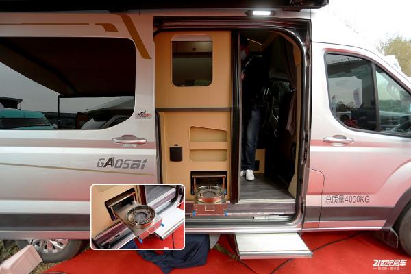 核載6人卻1張床，全新佈局貫通式走廊，高賽大通V90B型房車