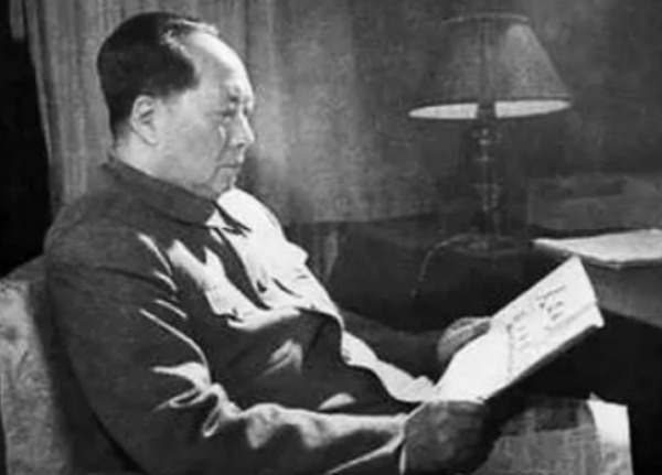 毛主席託汪東興約趙鶴桐回中南海,見面後主席:你是不是把我忘了 毛主席託汪東興約趙鶴桐回中南海,見面後主席:你是不是把我忘了