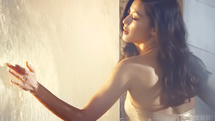 流動美態+不動氣場，才是美人的終極目標