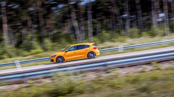 2.3T+6速手動 280馬力!海外試駕福克斯ST 2.3T+6速手動 280馬力!海外試駕福克斯ST