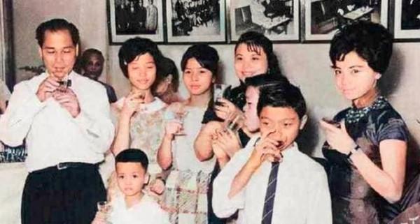 縱有摯愛唐鶴德相伴，哥哥張國榮為何還是走上了輕生之路？