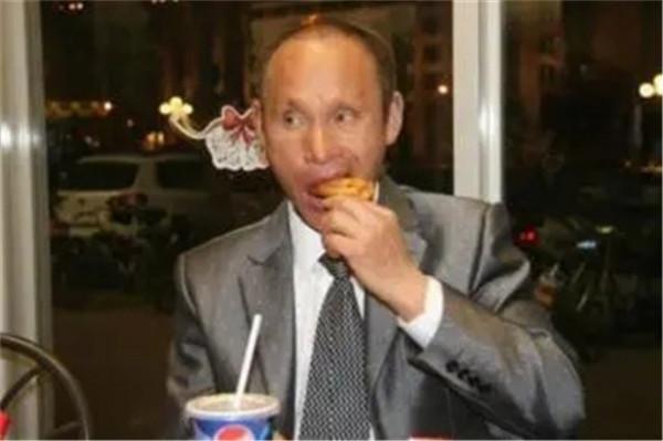 安徽老漢因長得像普京,曾經一度火到國外,後來怎麼樣了? 安徽老漢因長得像普京,曾經一度火到國外,後來怎麼樣了?