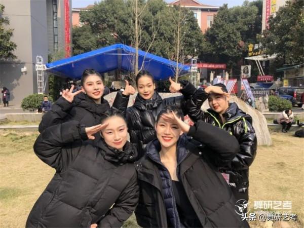 不懂就問:藝考前的舞蹈生,是如何做到這麼瘦的? 不懂就問:藝考前的舞蹈生,是如何做到這麼瘦的?