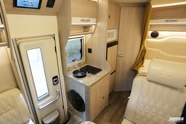 什麼叫“四季房車”：雙層地板，極限防凍！朗宸C60房車