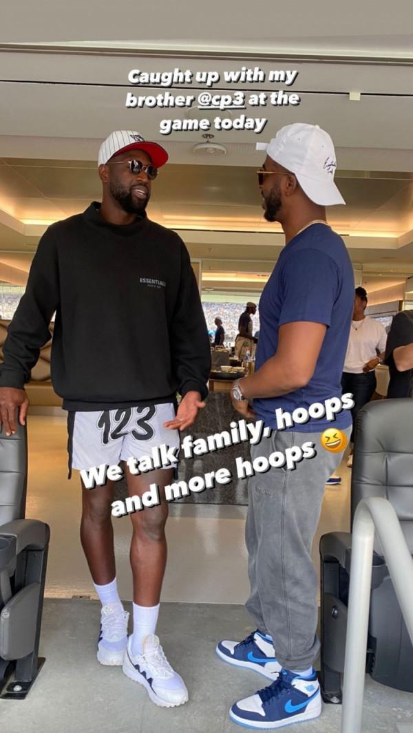 老友相見！韋德社媒曬NFL比賽現場與保羅合照