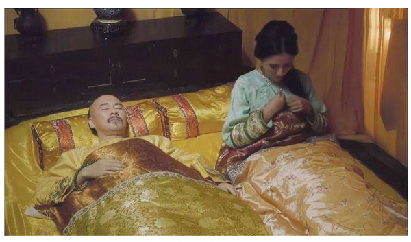 清朝妃子除了侍奉皇帝之外，每天的生活都是如何度過的？