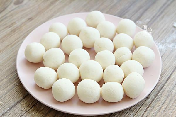 明日秋分，這鹼性蔬菜要常吃，去皮煮一煮，淋上紅糖漿，軟糯香甜