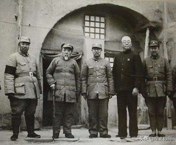 閻錫山初見彭德懷，久久盯著他，半天才緩過神來，心裡五味雜陳